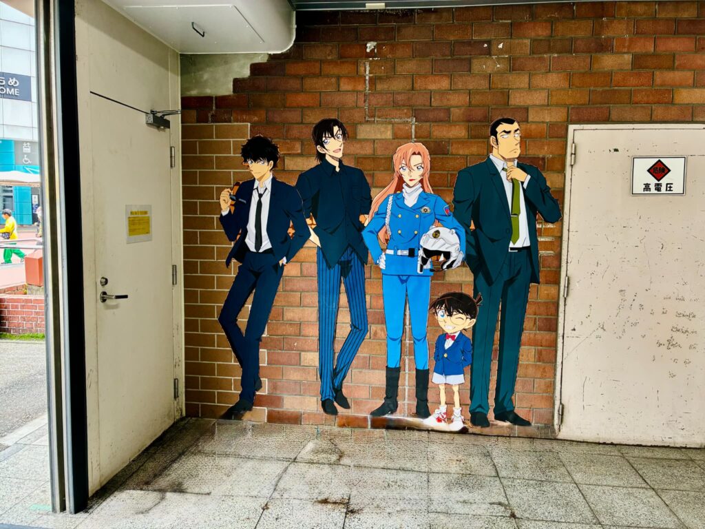 コナンスタンプラリー2026 新橋駅、コナン・横溝・千速・萩原・松田の等身大に近いキャラクターイラスト