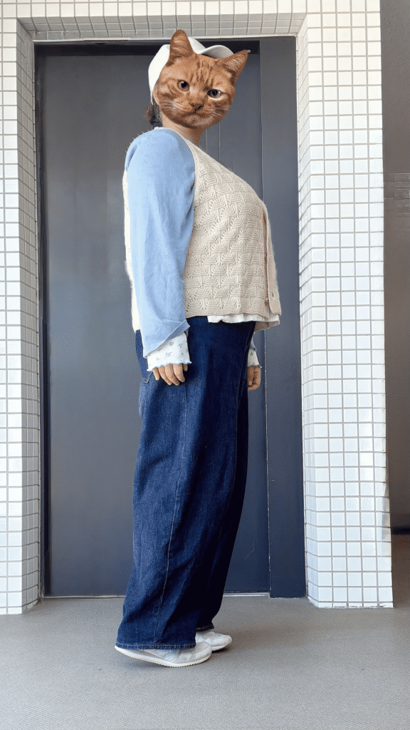 160cm/3XL ぽっちゃり女子の脚長効果を狙うショート丈ベストとデニムのバギースタイル